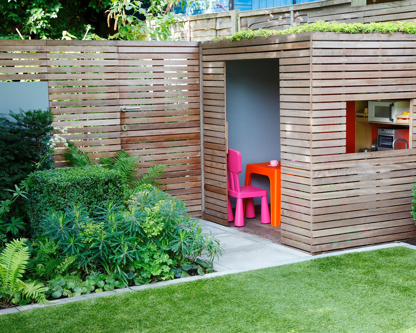Garden fence ideas: define the edges of your garden and create a
