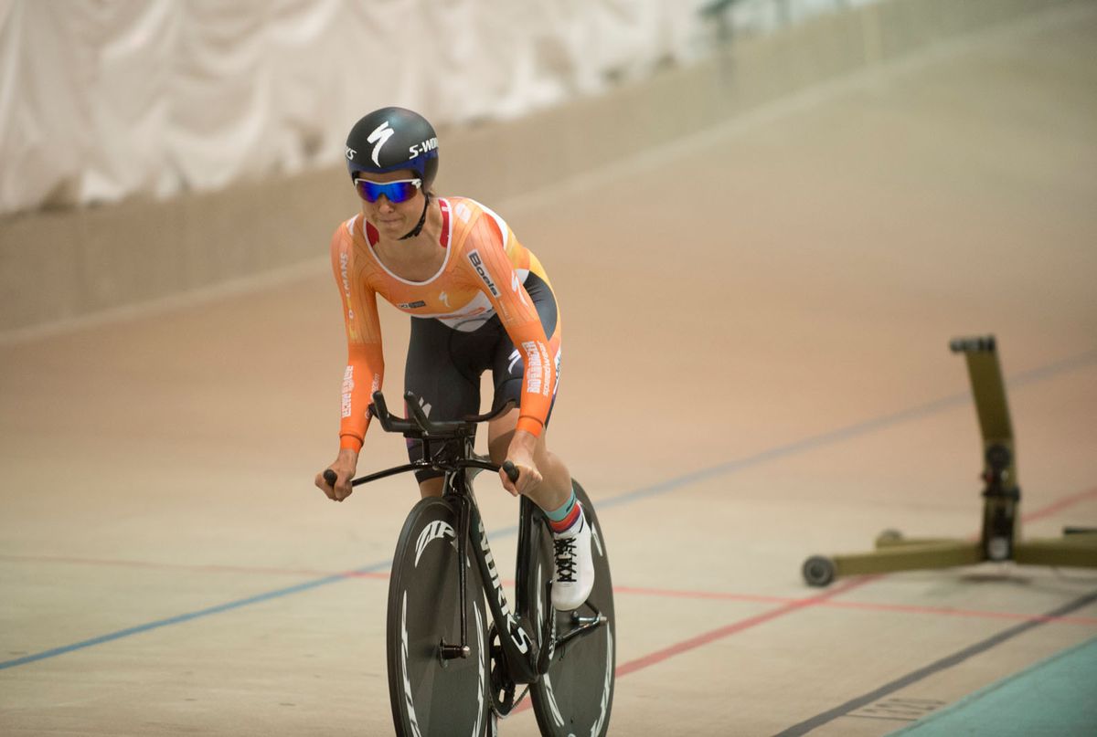 Evelyn Stevens powers away from the start