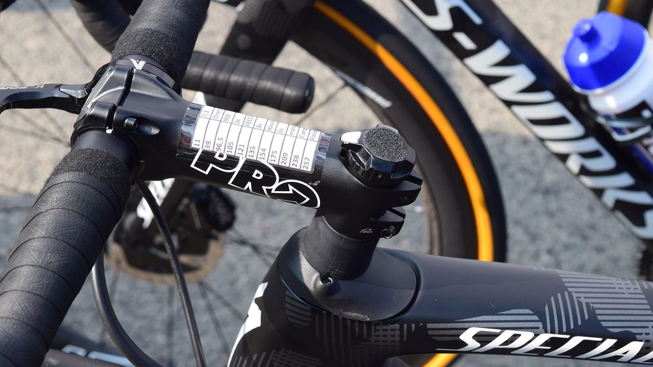Deceuninck-QuickStep riders opted for a prototype adjustment knob on the Future Shock front suspension system