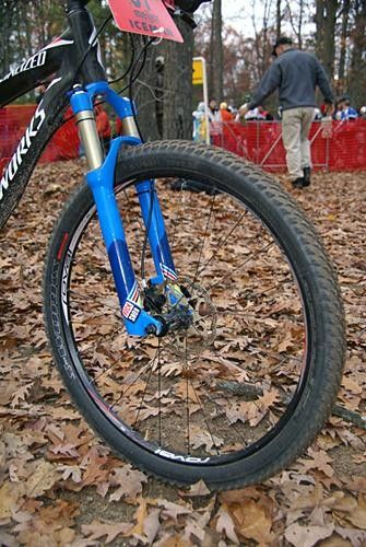 Overend's S-Works Epic was equipped with the Specialized Roval Contr&ocirc;le XC Race Disc wheelset.