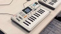 akai
