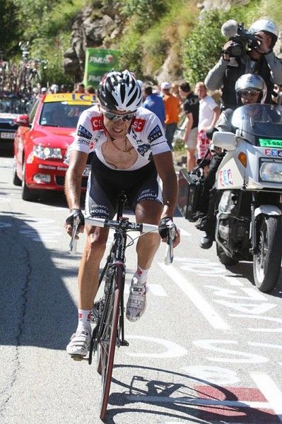 Carlos Sastre (Team CSC - Saxo Bank) rode a brilliant Alpe d'Huez.