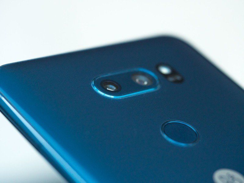 LG V30