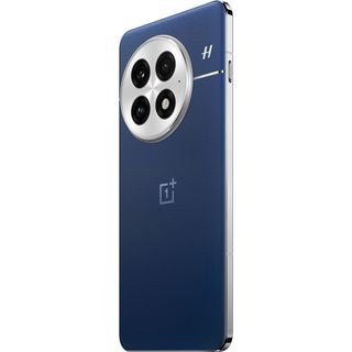 OnePlus 13 in blue