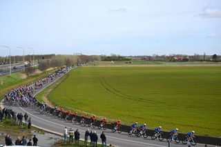 In Flanders Fields Men LIVE: Mathieu van der Poel and Wout van Aert facing off in the cobblestones of Flanders