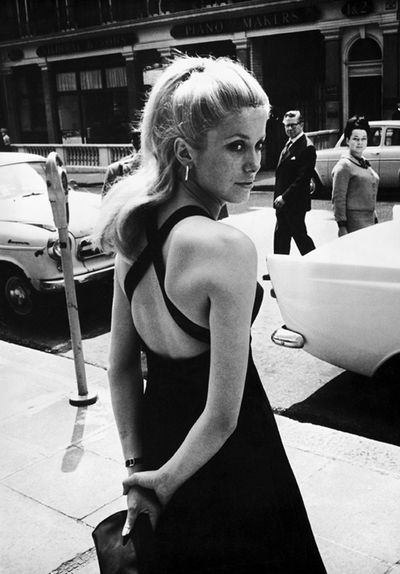 Hairstyle, Monochrome, White, Style, Sleeveless shirt, Monochrome photography, Black-and-white, Vehicle door, Auto part, Chest,