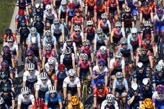 The women's peloton during Brugge-De Panne Women 2022