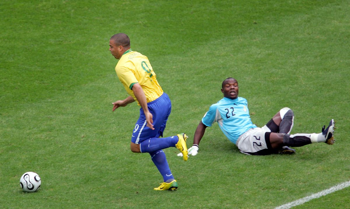 thierry-henry-finishing-at-speed-fourfourtwo