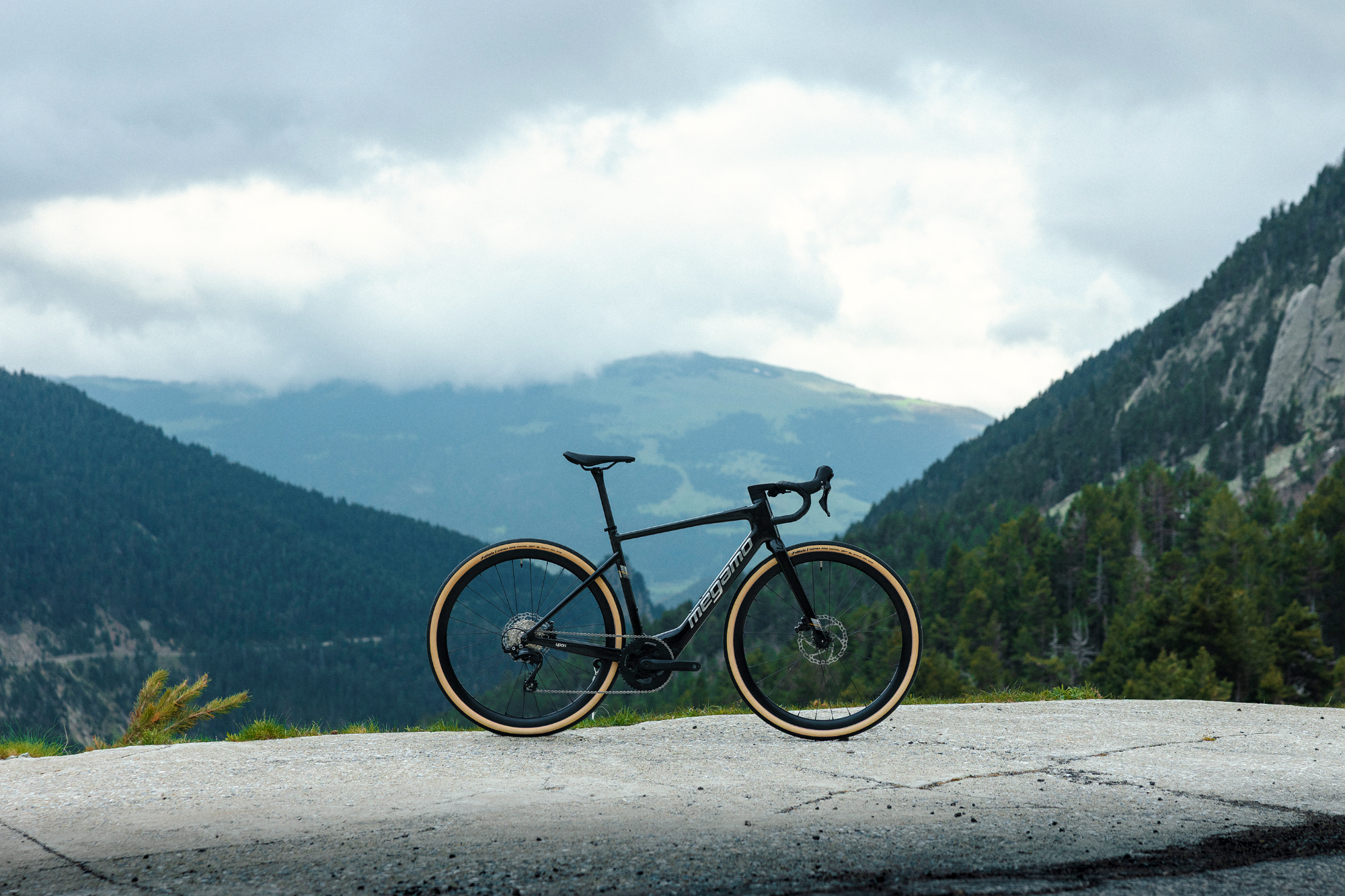 Megamo Upon electric road bike