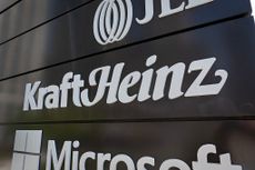 kraft heinz sign front on corporate building