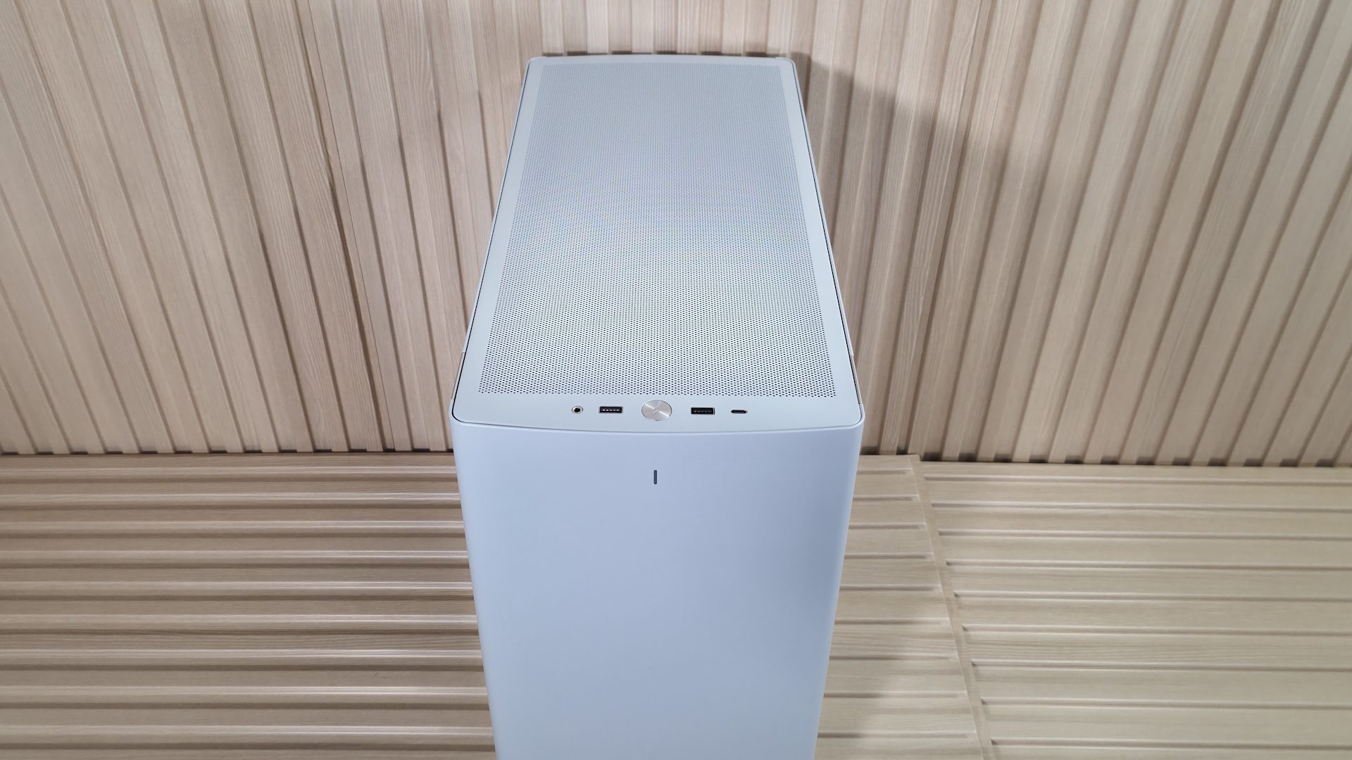Fractal Define One - Top and I/O