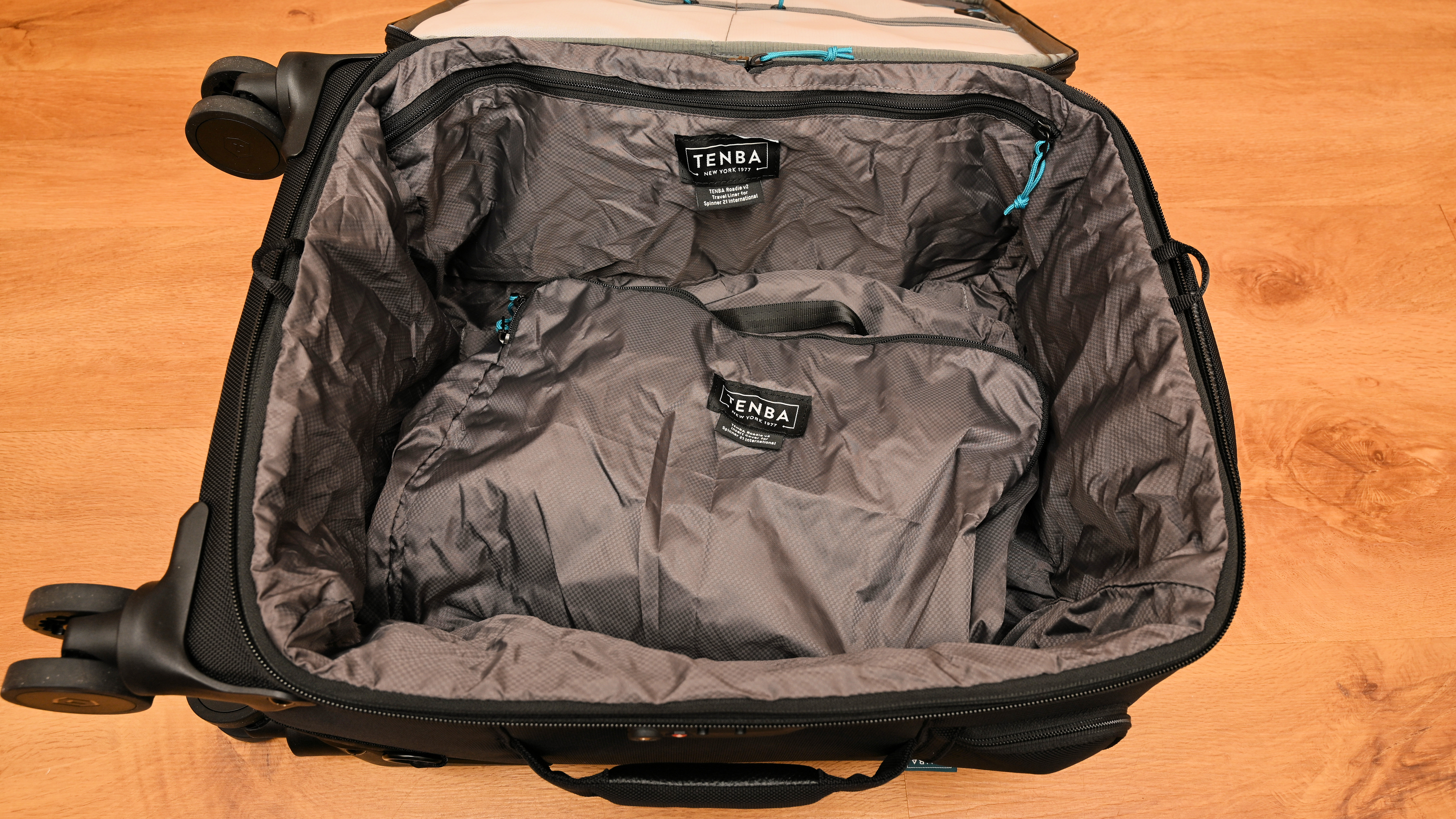 Tenba Roadie v2 Spinner 21 International product image