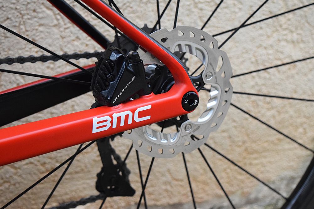 The bike is optimised for 160mm rotors at the front and 140mm rotors at the rear