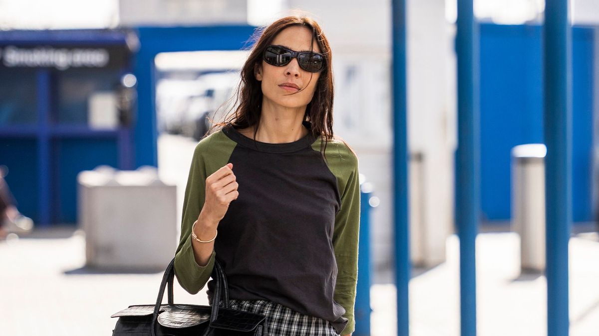 I’m Never Wearing Jeans and Trainers to the Airport Again After Seeing Alexa Chung in These It Girl Basics