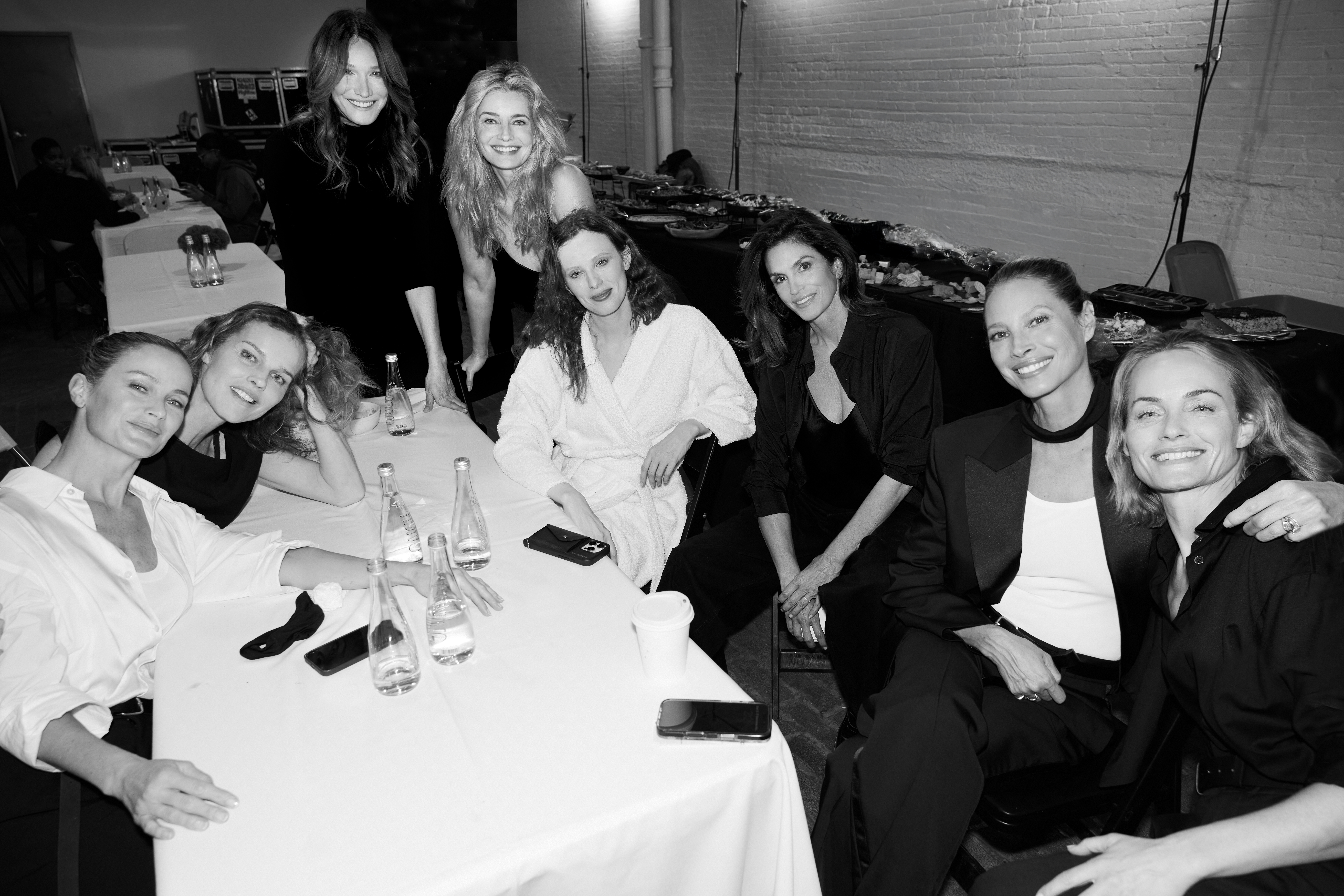 Zara'nın 50. yıl dönümü: Carolyn Murphy, Eva Herzigova, Carla Bruni, Paulina Porizkova, Karen Elson, Cindy Crawford, Christy Turlington, Amber Valetta, - Fotoğraflar Marc Regas'ın izniyle