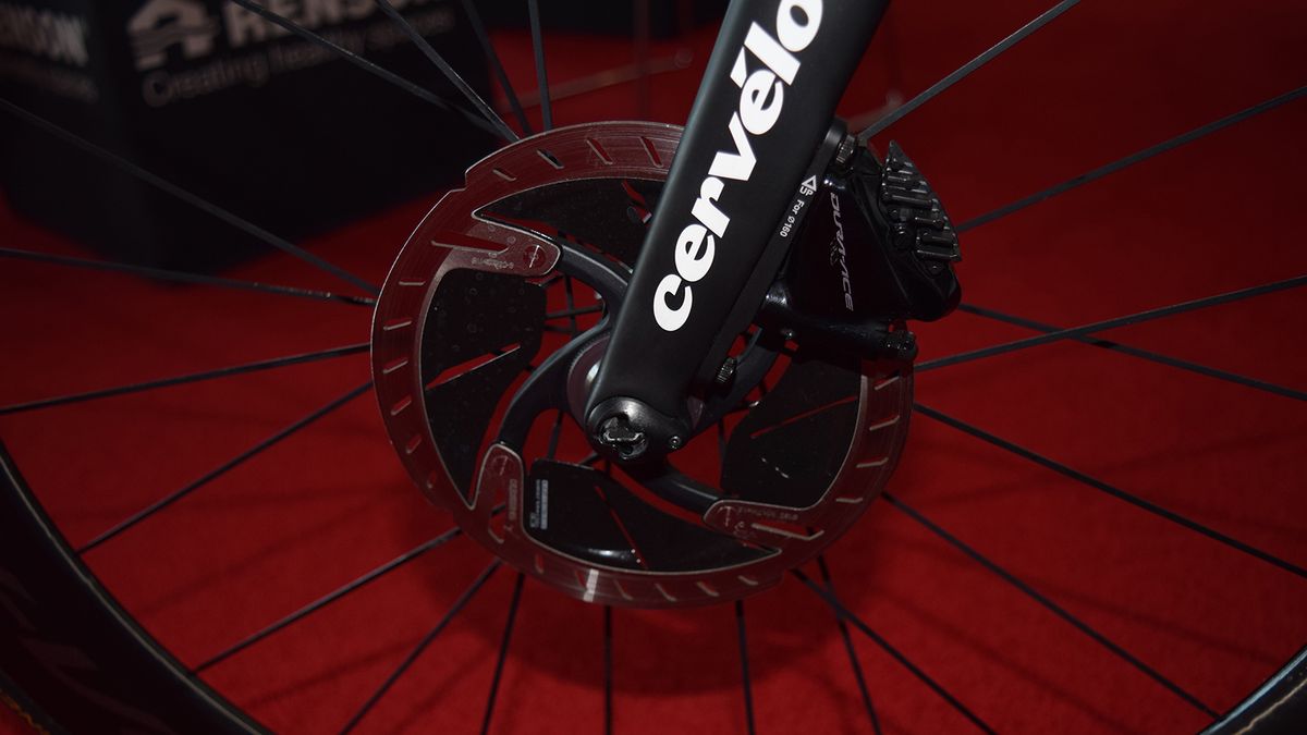 The bike has a 160mm front disc brake rotor and 140mm rotor on the rear