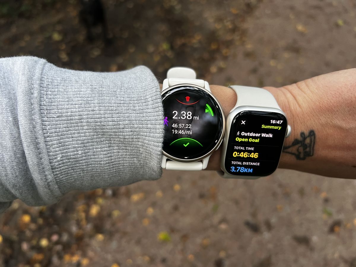 I ran 5K with the Apple Watch Series 7 and Garmin Vivoactive 5 and the results surprised me Tom s Guide