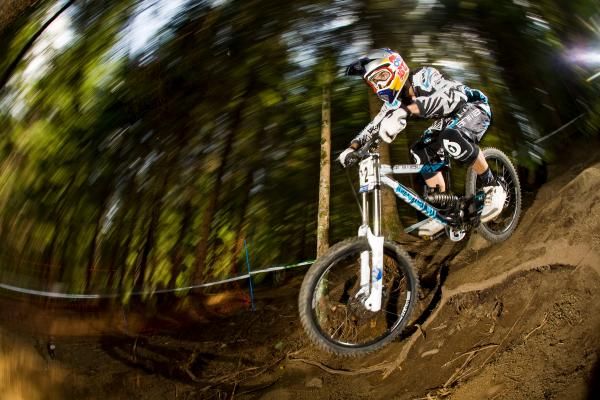 Gee Atherton races toward a win at the 2008 Worlds in Val di Sole, Italy