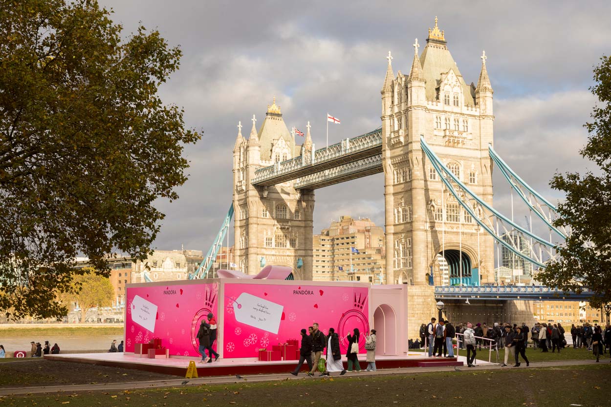 experiential design - pink pop up in front of Tower Bridge in London