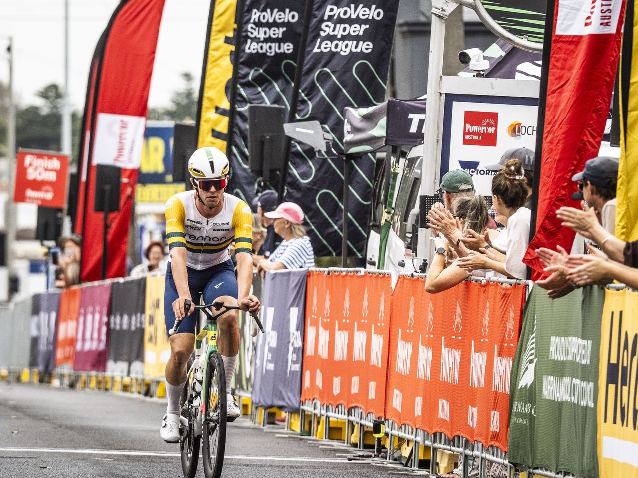 'It sucks to be so close' – Favourites miss out in Melbourne to Warrnambool as upset winner snares sought-after victory