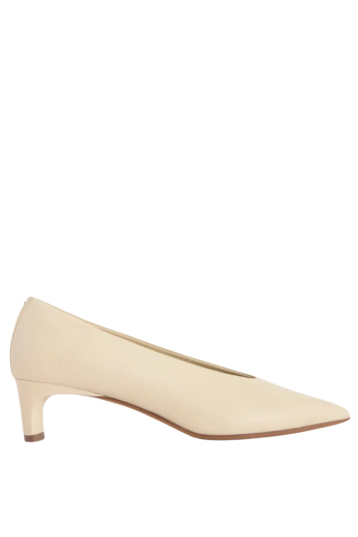 Made in Italy Almond-Toe Pump | Black Leather - 5