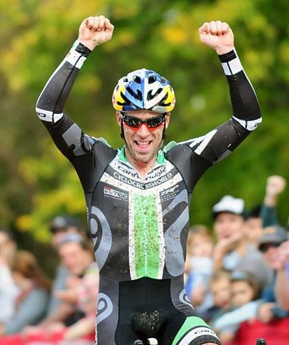 Tim Johnson (Cannondale/Cyclocrossworld.com) takes the win in the second race of the Derby City weekend.