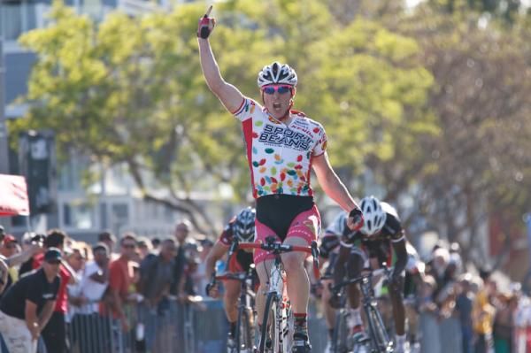 Brad Huff (Jelly Belly) takes an NRC victory in Dana Point over Rahsaan Bahati (SKLZ/Pista Palace) and Ben Kersten (Fly V Australia.)