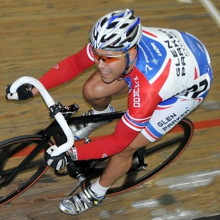 Carlo Barendilla (Glen Parker Cycles) was second in the wheel race.