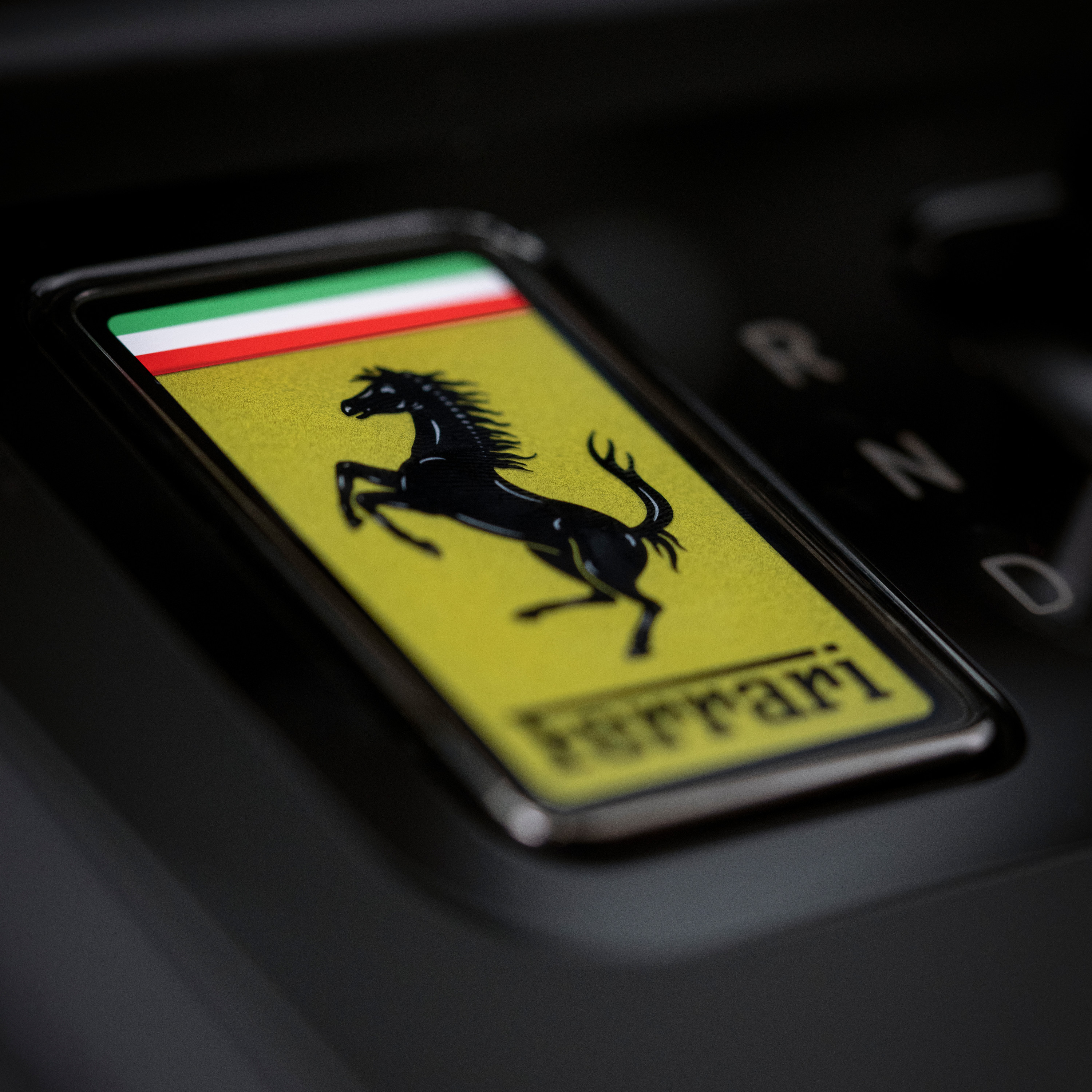 The key features an e-ink screen that changes colour when the Luce is started