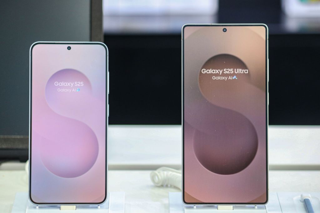 Galaxy S25 Phones