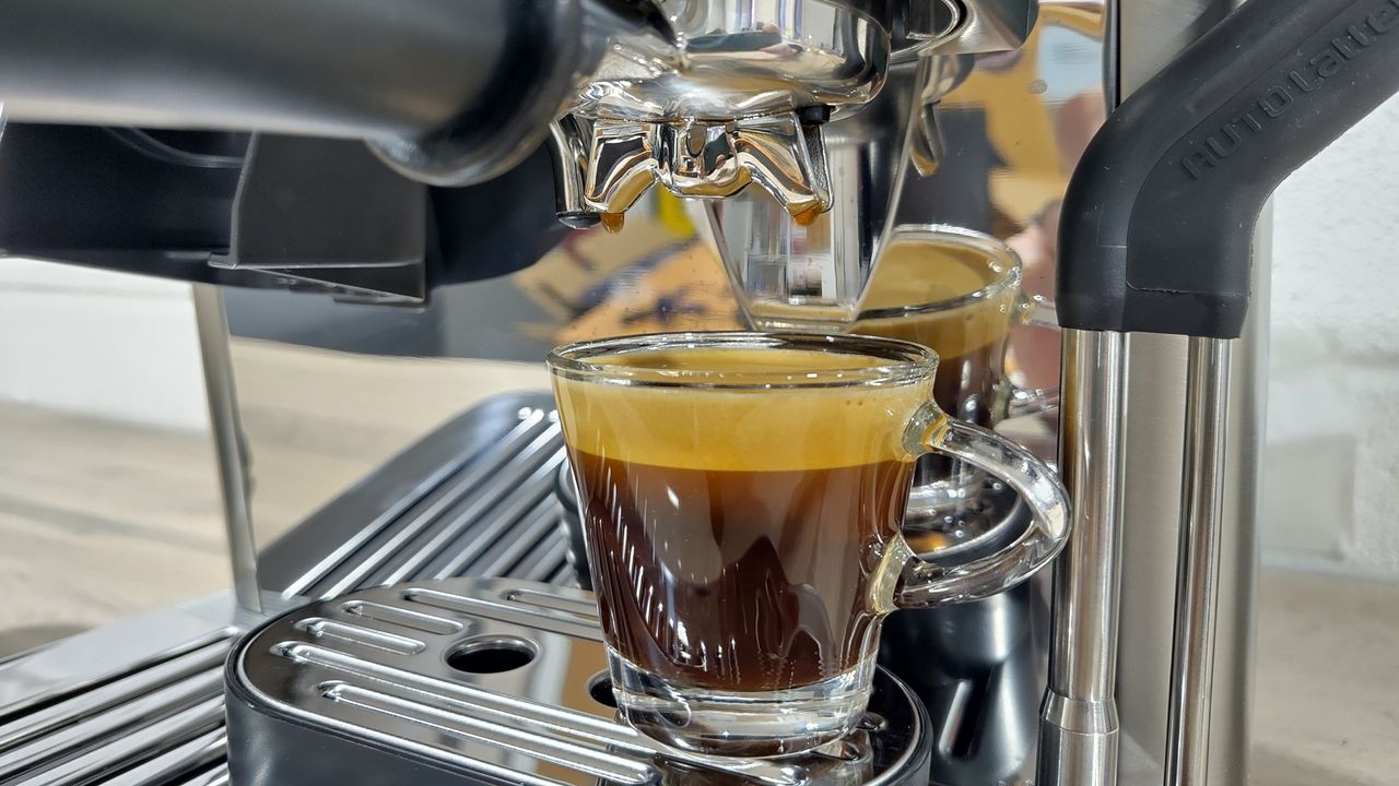 Espresso prepared using De'Longhi La Specialista Touch coffee machine
