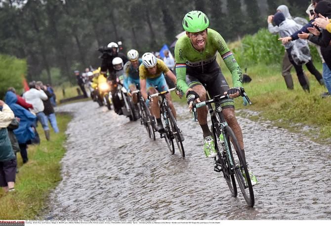 Lars Boom leads yellow jersey Vincenzo Nibali
