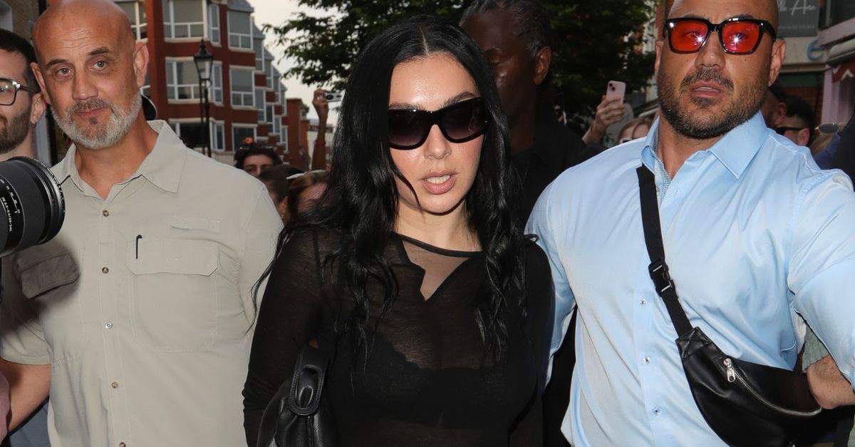 4 Trends To Watch For in Charli XCX’s New Album, Music, Fashion, Film 4 Trends To Watch For in Charli XCX’s New Album, Music, Fashion, Film