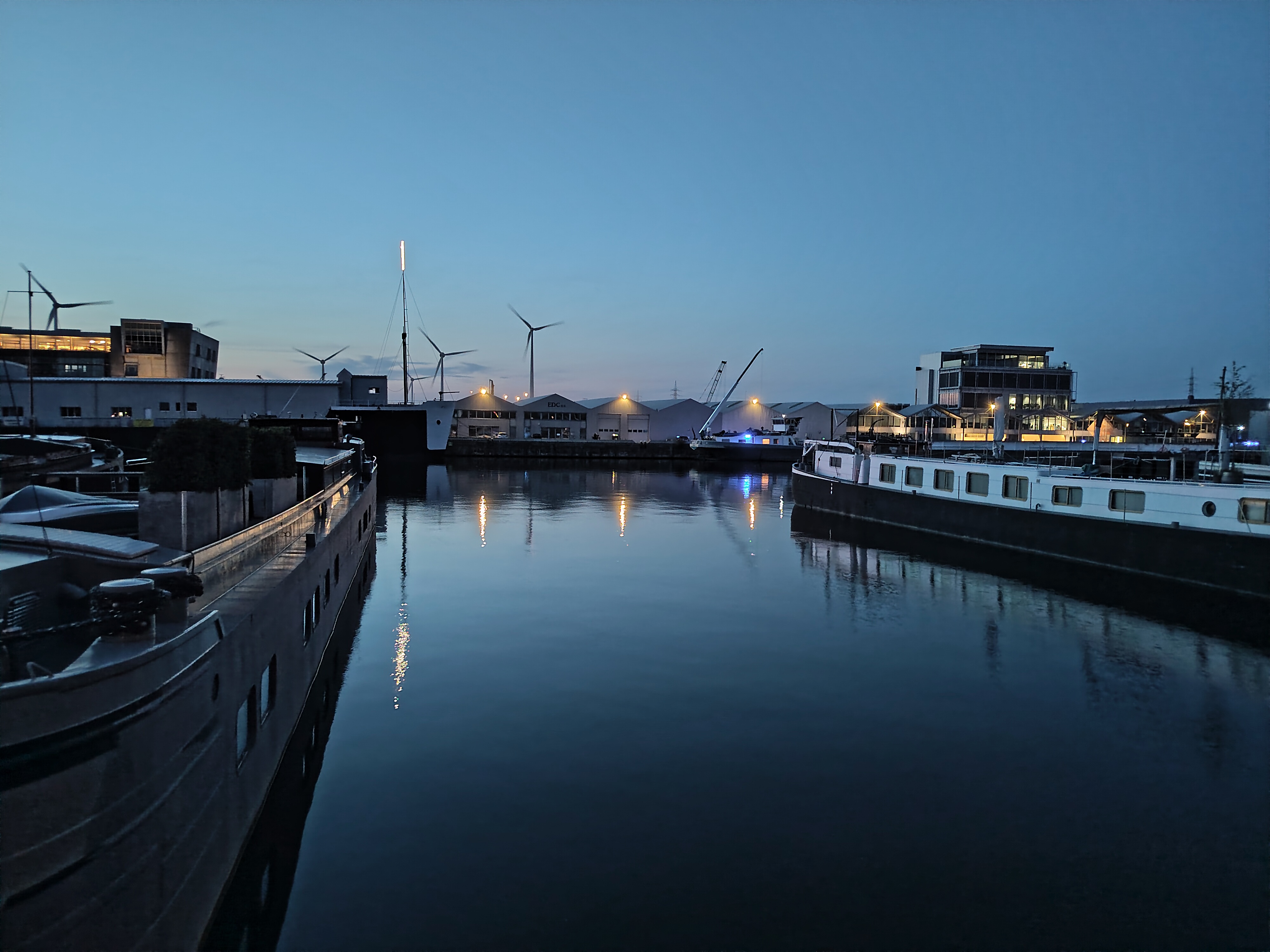 HMD Skyline camera sample