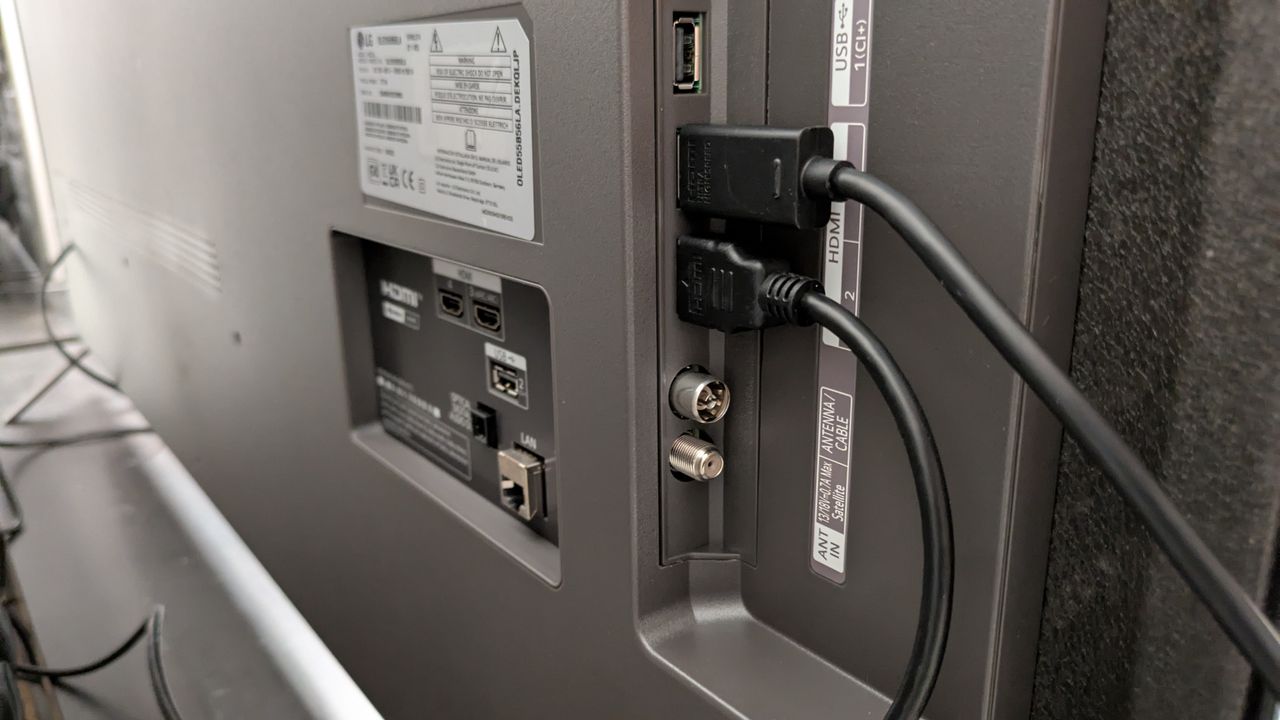 LG B5 OLED TV ports