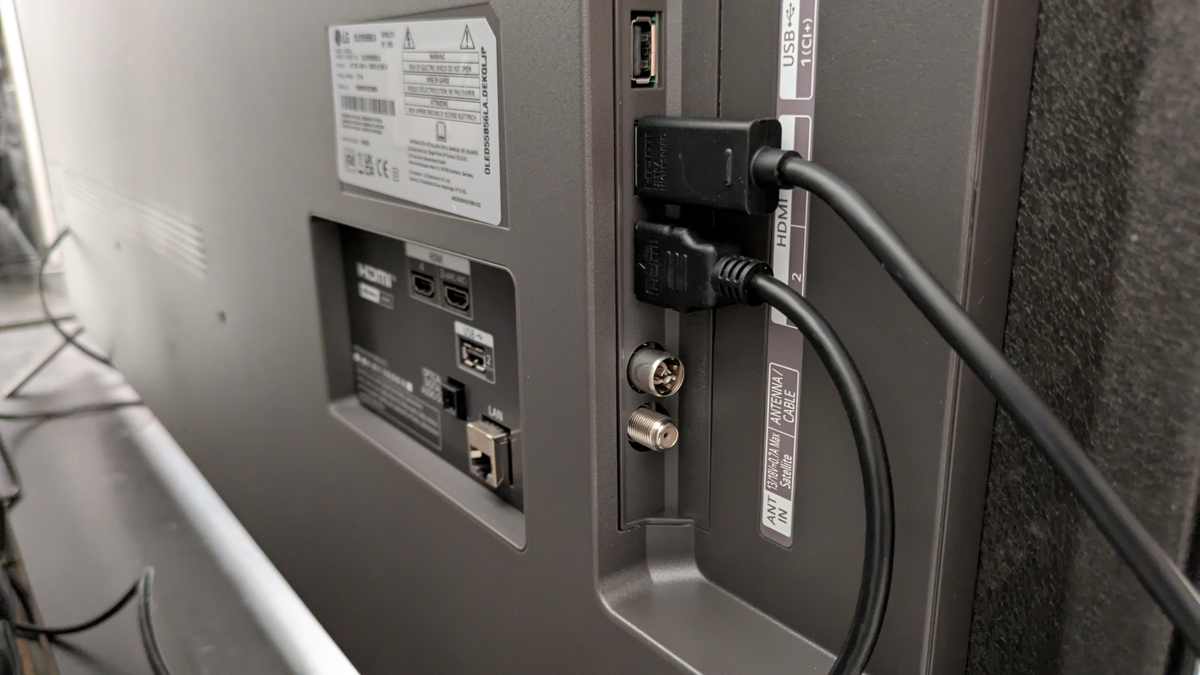 LG B5 OLED TV ports