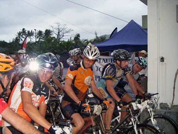 The top riders are near the front.
