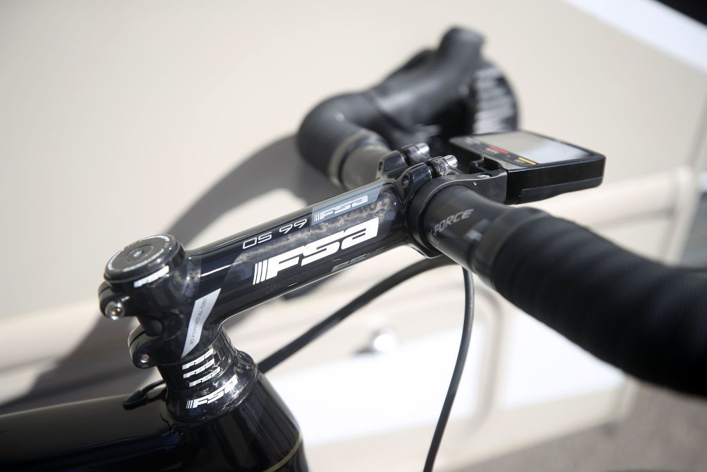 Dennis runs a relatively long FSA OS-99 stem