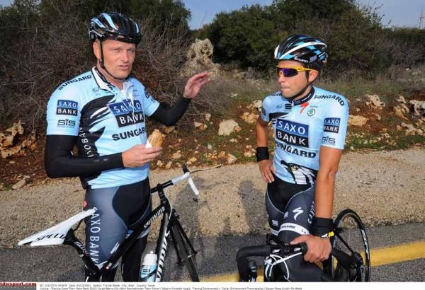 Riis and Contador talk about the day's training for Saxo Bank