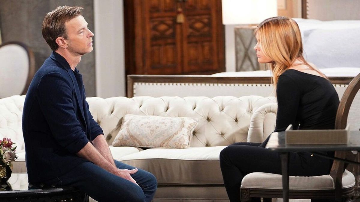 Trevor St. John and Michelle Stafford as Tucker and Phyllis talking in The Young and the Restless