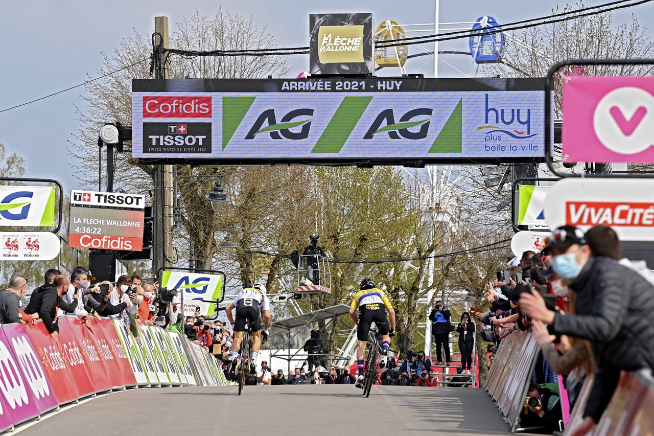La Fleche Wallonne 2021 - 85th Edition - Charleroi - Mur de Huy 193,6 km - 21/04/2021 - Julian Alaphilippe (FRA - Deceuninck - Quick-Step) - Primoz Roglic (SLO - Jumbo - Visma) - photo Vincent Kalut/PN/BettiniPhoto&Acirc;&copy;2021