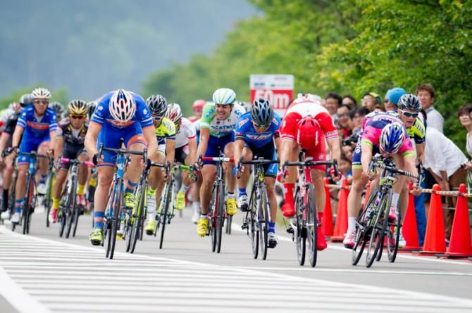 Wouter Wippet (Drapac) wins stage 2