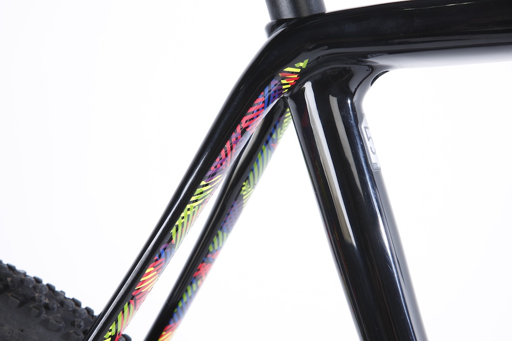 The SuperX's rear triangle includes vibration damping seatstays and a recessed seatpost bolt