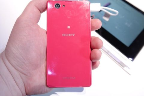 tuin Koppeling Doe herleven Sony Xperia Z1 Compact Packs Large Phone Specs Into 4.3-Inch Body | Laptop  Mag