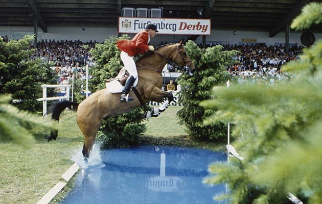 Hauke Luther in the Hamburg Derby. (Credit: Moenkebild/ullstein bild via Getty Images)