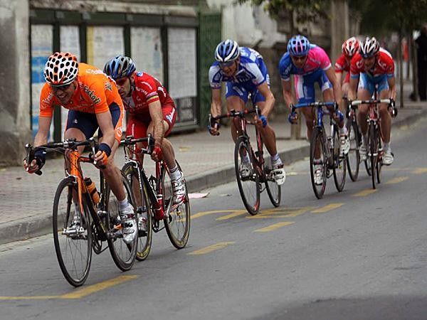 Sanchez on the front with Pippo dropping into third wheel