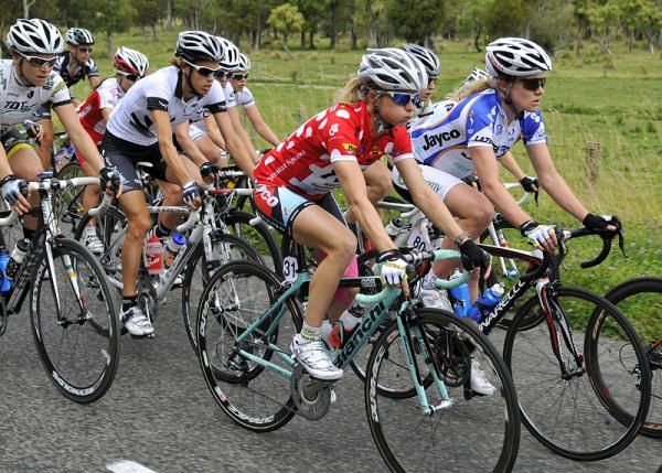 Ruth Corset (Team Jayco) is content to roll along with the peloton.