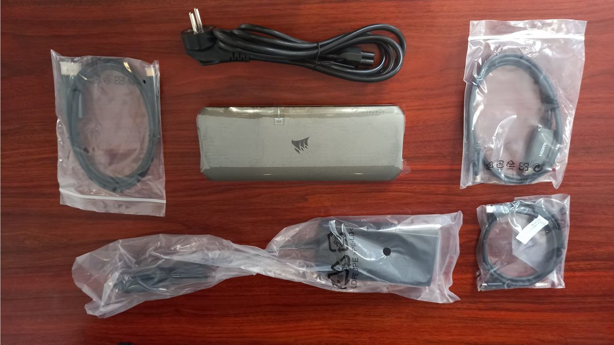 TBT200 dock and several connecting leads