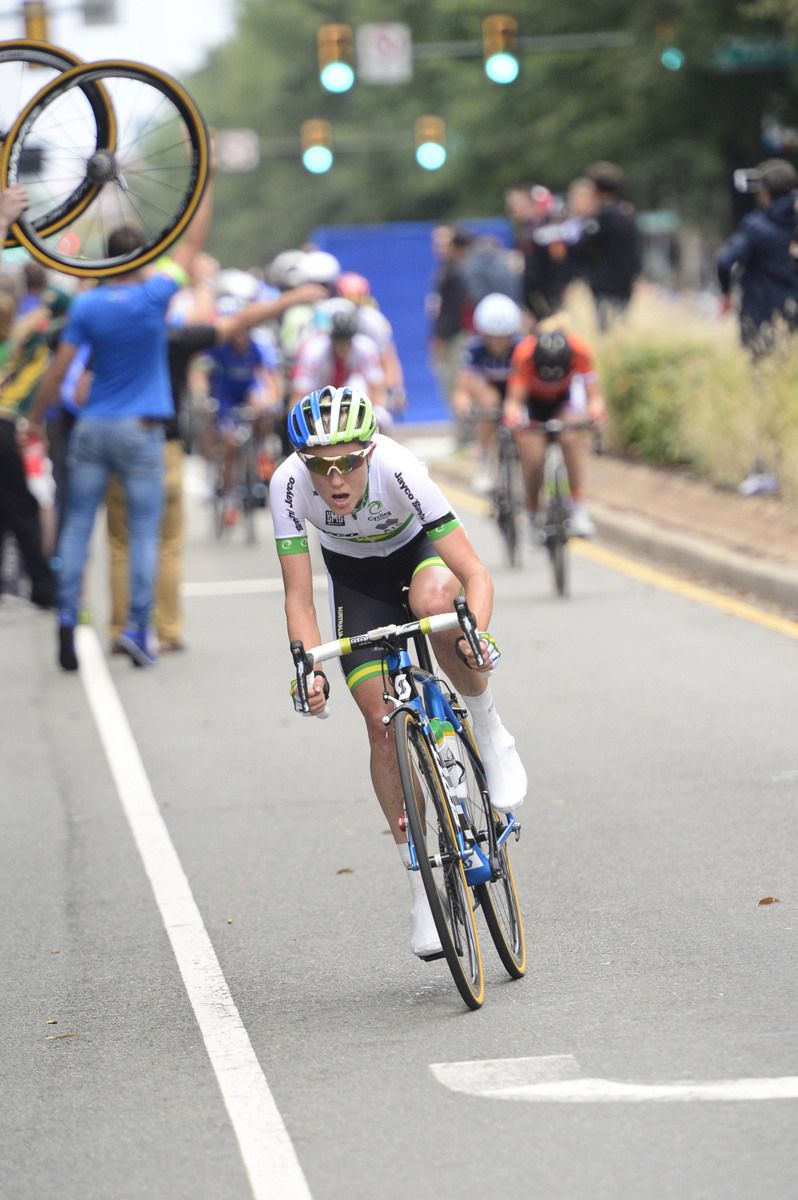 Rachel Neylan (Australia) on the attack