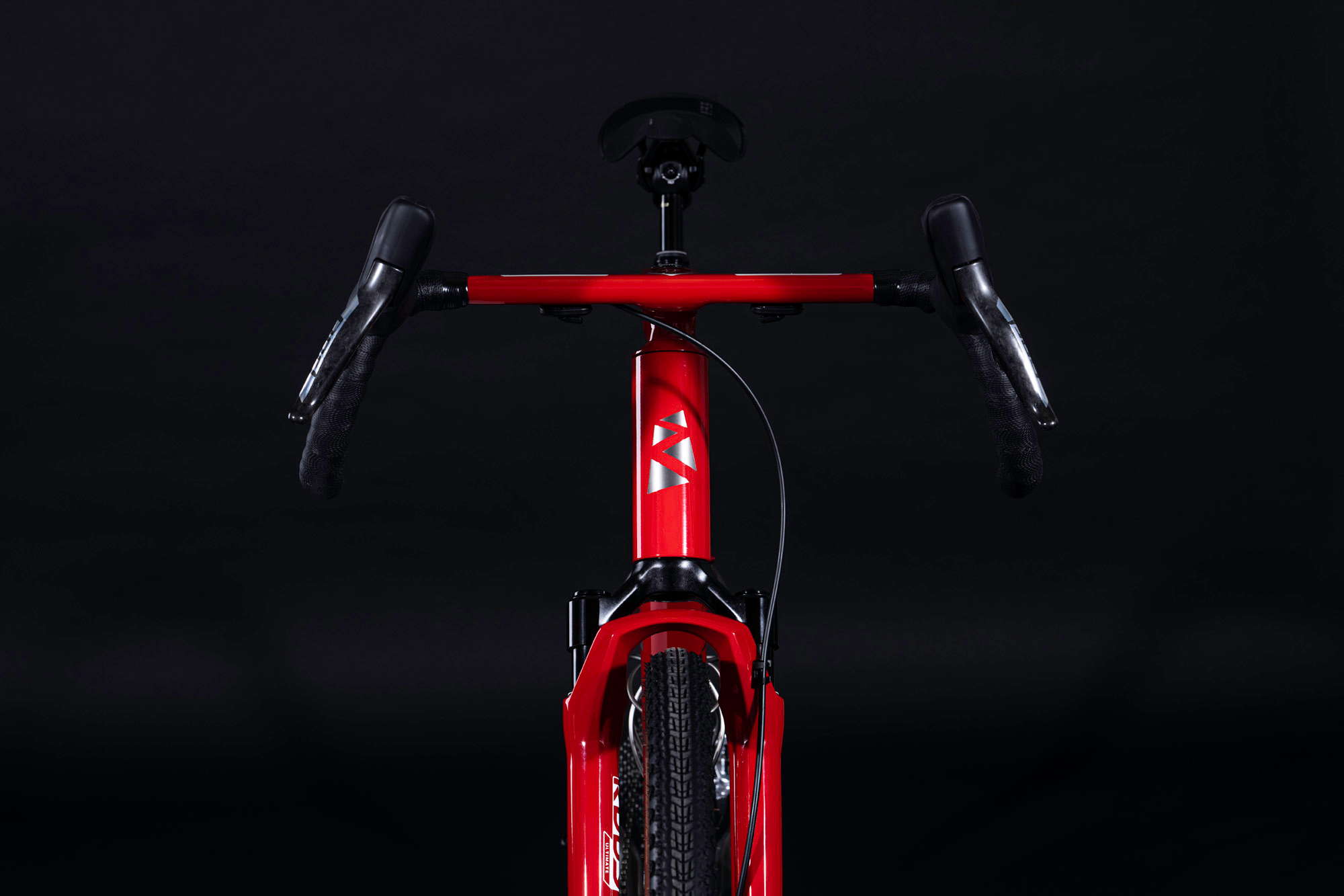 Detail of Ribble's Ti Gravel prototype with carbon integrated cockpit and suspension forks